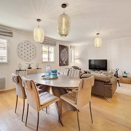 Banane 50m Croisette, Luxueux 4 Pieces Dans De Standing