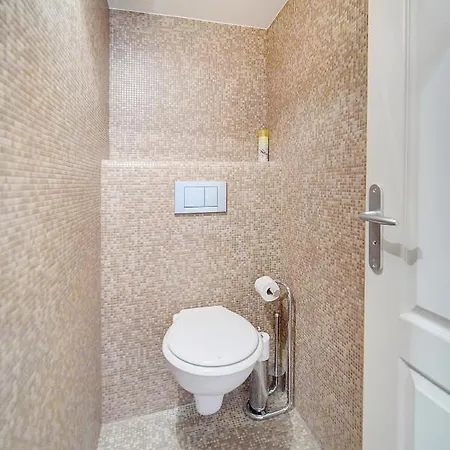 Banane 50m Croisette, Luxueux 4 Pieces Dans De Standing Apartment Cannes