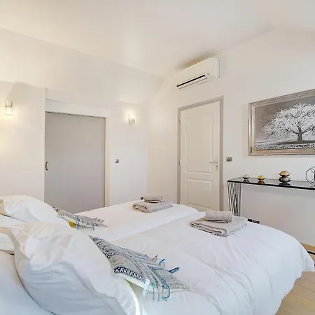 Banane 50m Croisette, Luxueux 4 Pieces Dans De Standing * Cannes